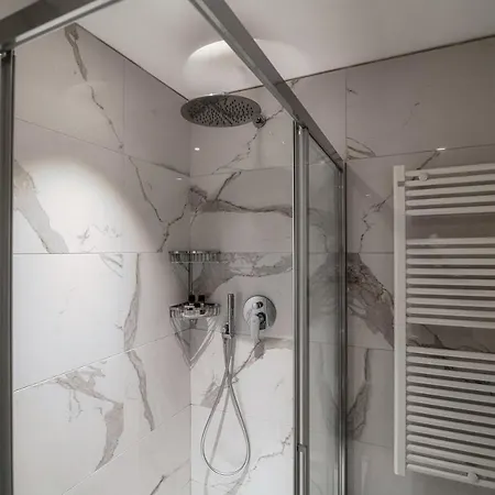 アパート Bell Tower ベッラージョ